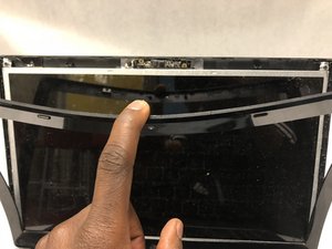 Langkah 2 — Mengganti Layar Laptop