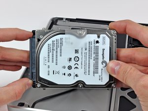Langkah 3 — Mengganti Kabel Hard Drive
