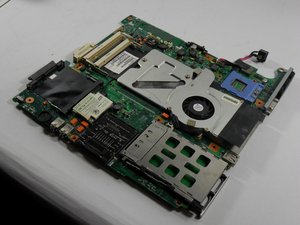 Langkah 4 — Mengganti Motherboard