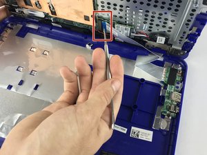 Langkah 4 — Lepaskan Kabel I/O Board