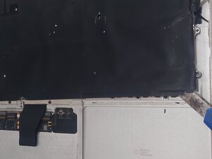 Langkah 2 — Menghilangkan Lampu Belakang Keyboard