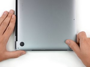 Langkah 7 — Lepaskan Casing Bawah