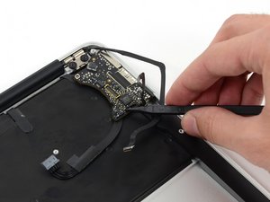 Langkah 4 — Lepas Kabel Speaker