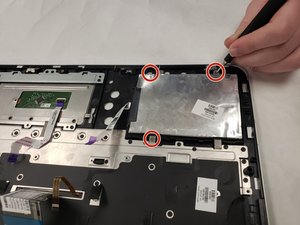 Langkah 5 — Melepas Hard Drive