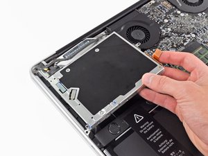 Langkah 9 — Mengangkat Optical Drive