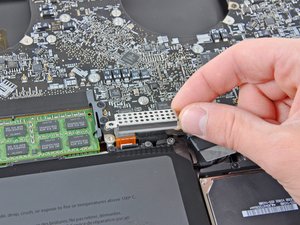 Langkah 9 — Menghilangkan Screws Tambahan