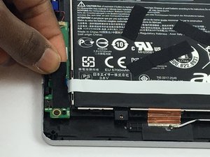 Langkah 4 — Lepaskan Kabel ZIF