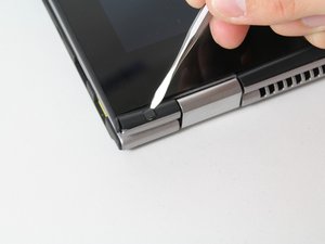 Langkah 1 — Membuka Tutup Sisi Laptop