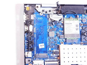 Langkah 3 — Pasang SSD baru dan kembalikan panel