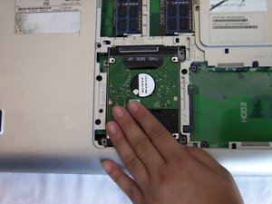 Langkah 6 — Lepaskan Casing Hard Drive